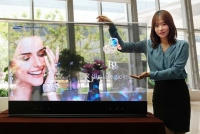 Samsung представила первые зеркальные и прозрачные OLED-панели