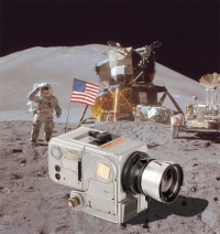 $760 тысяч за побывавший на Луне фотоаппарат