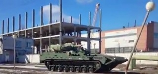 В Нижнем Тагиле удалось снять на видео новейшую российскую тяжелую БМП, созданную на базе гусеничной платформы «Армата». Ранее мы уже видели построенный на ее базе основной боевой танк.
