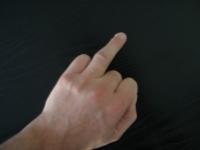 Почему безымянный палец поднимать труднее?