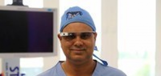 Очки от Google позволили провести операцию по удалению раковой ткани в прямом эфире. Студенты-медики со всего мира имели возможность интерактивно общаться с хирургом в процессе операции.