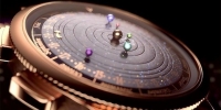 Астрономические часы, показывающие точное движение планет