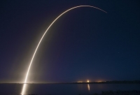 Компания SpaceX осуществила успешный запуск ракеты Falcon 9, которая вывела в космос два коммерческих телекоммуникационных спутника. Об этом посредством сети микроблогов Twitter сообщил глава компании Элон Маск.