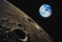 Исследователи выяснили, сколько раз спутник нашей планеты подвергался метеоритному воздействию. Для этого они провели анализ лунного грунта.