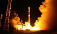 Самый мощный российский спутник связи «Экспресс-АМ4Р» не был выведен на расчетную орбиту из-за аварии с ракетой-носителем «Протон-М». Ракета-носитель сгорела в плотных слоях атмосферы, однако ее обломки могли долететь до Земли.