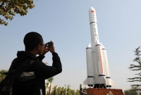 Китай запустит к Луне первый возвращаемый аппарат